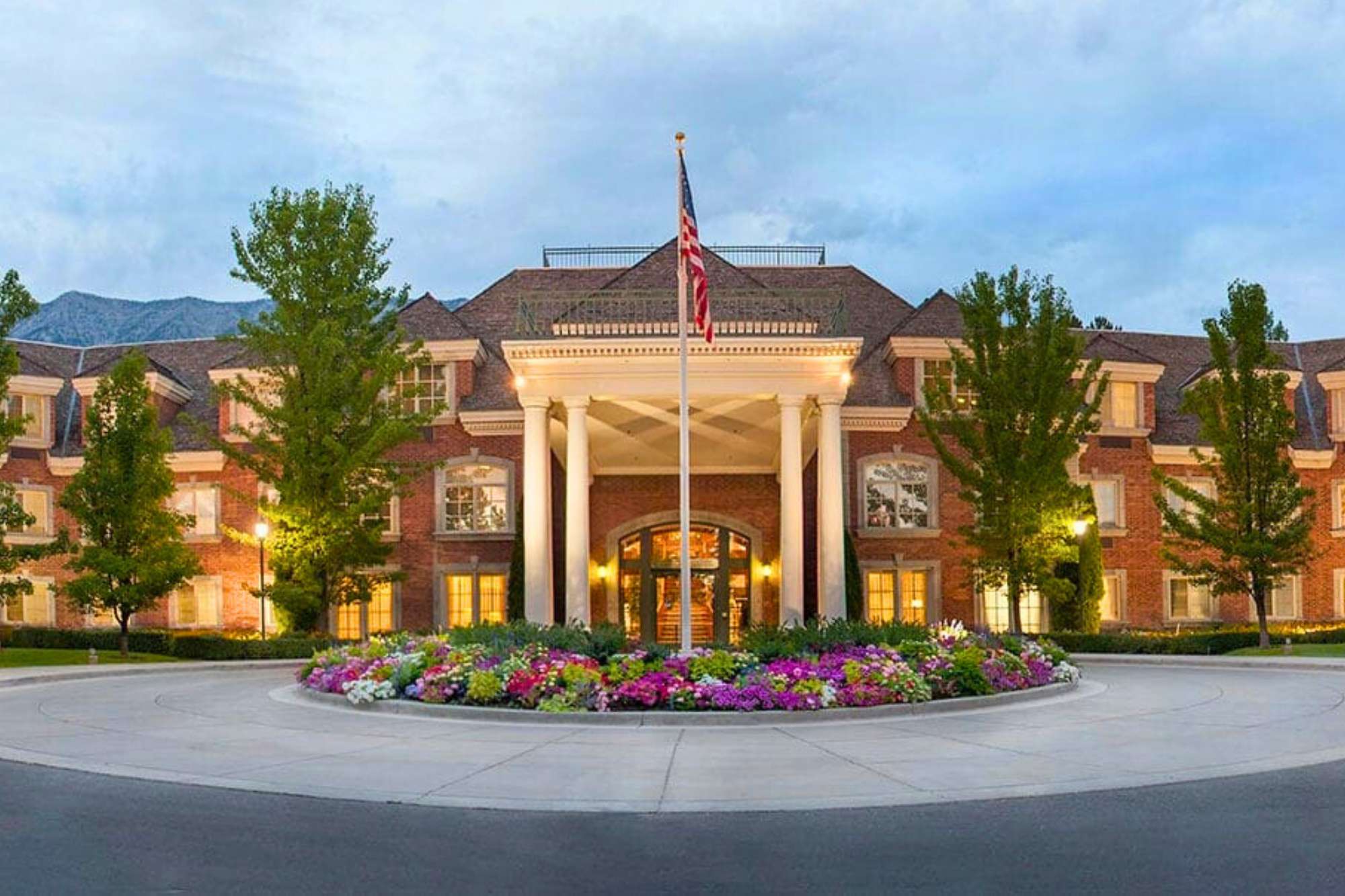 courtyard-at-jamestown-provo-ut View of the courtyard at Jamestown community in Provo UT
