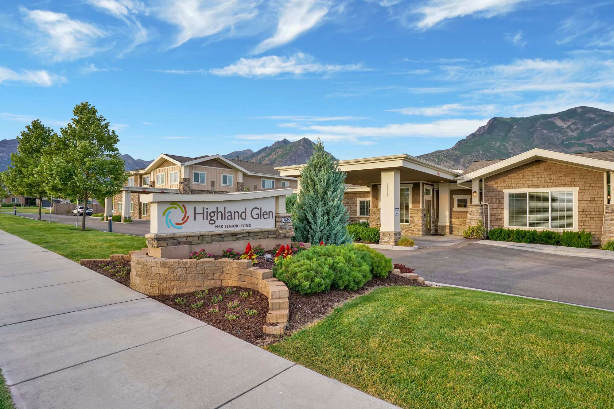 View of the exterior of Highland Glen Senior Living in Highland UT