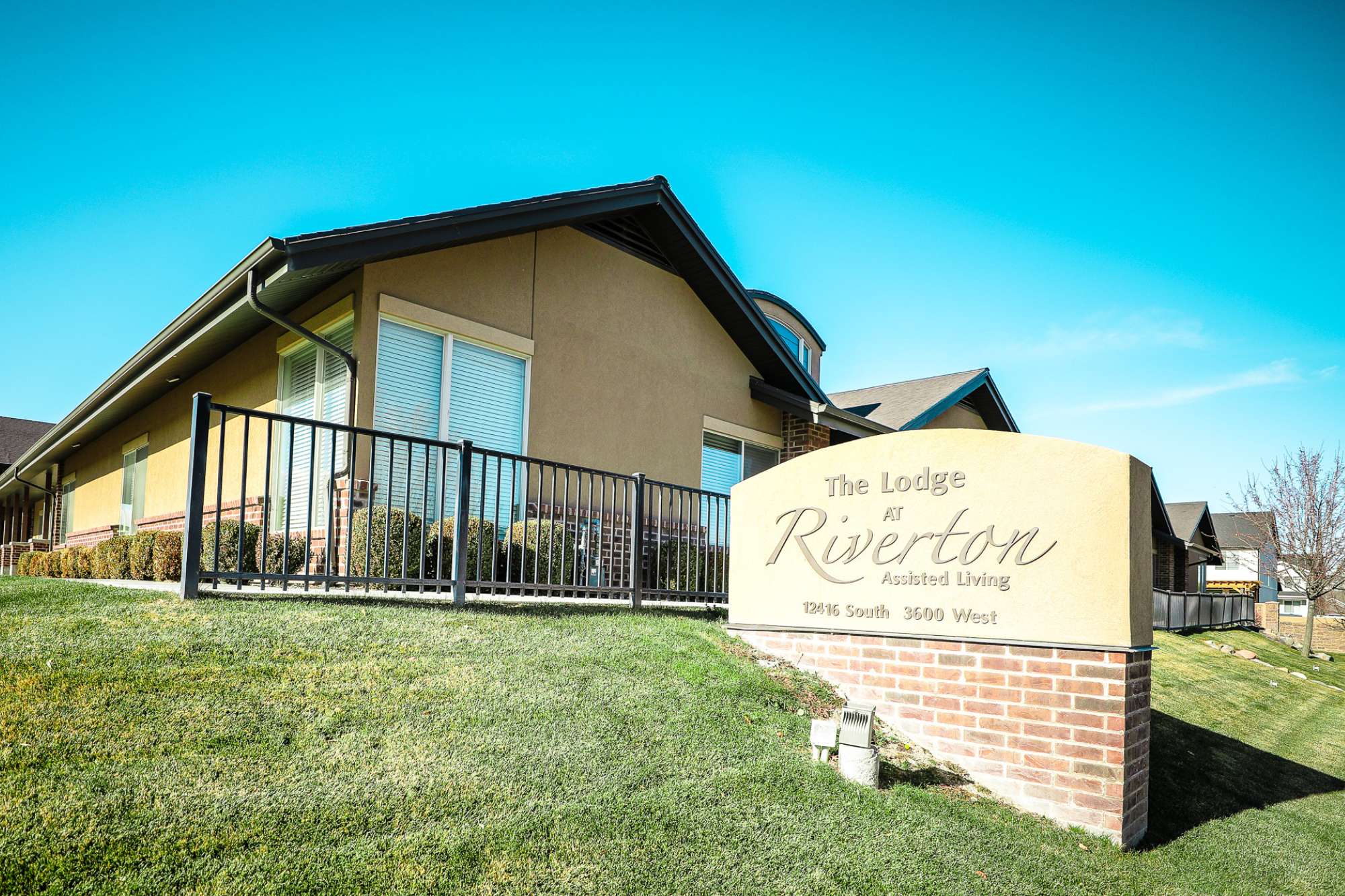 Front view of the lodge at riverton. Assisted living community in Riverton Utah
