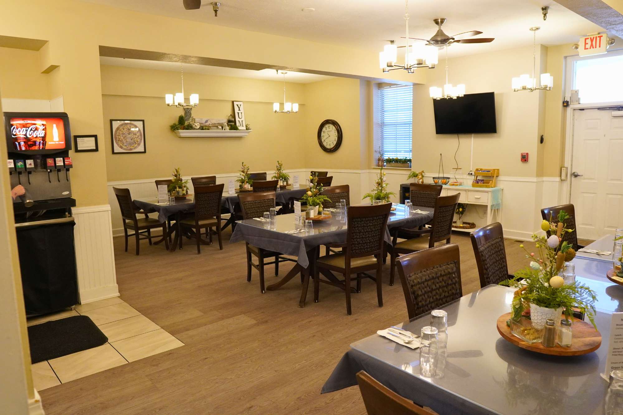Dining Room at Abbington Manor